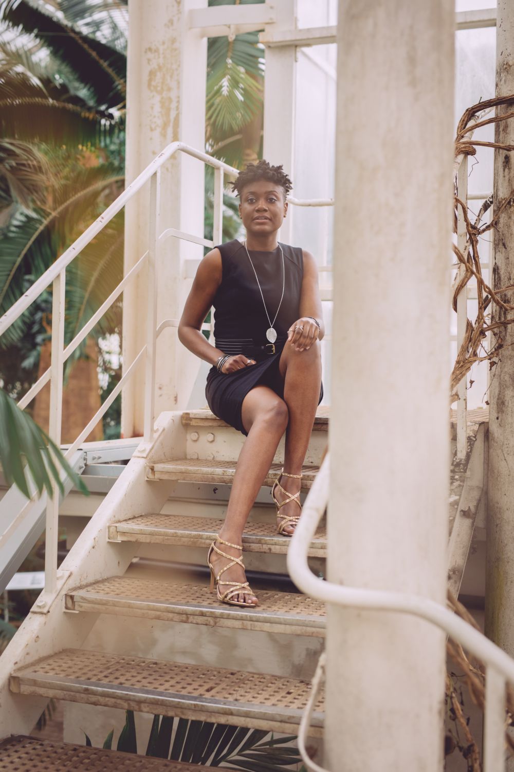 Le regard vers l'objectif